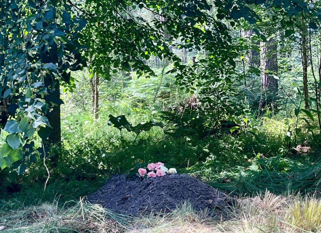Kindergraf bij Engelenboom
